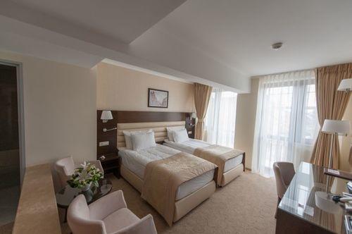 Grand Hotel Coroana by null