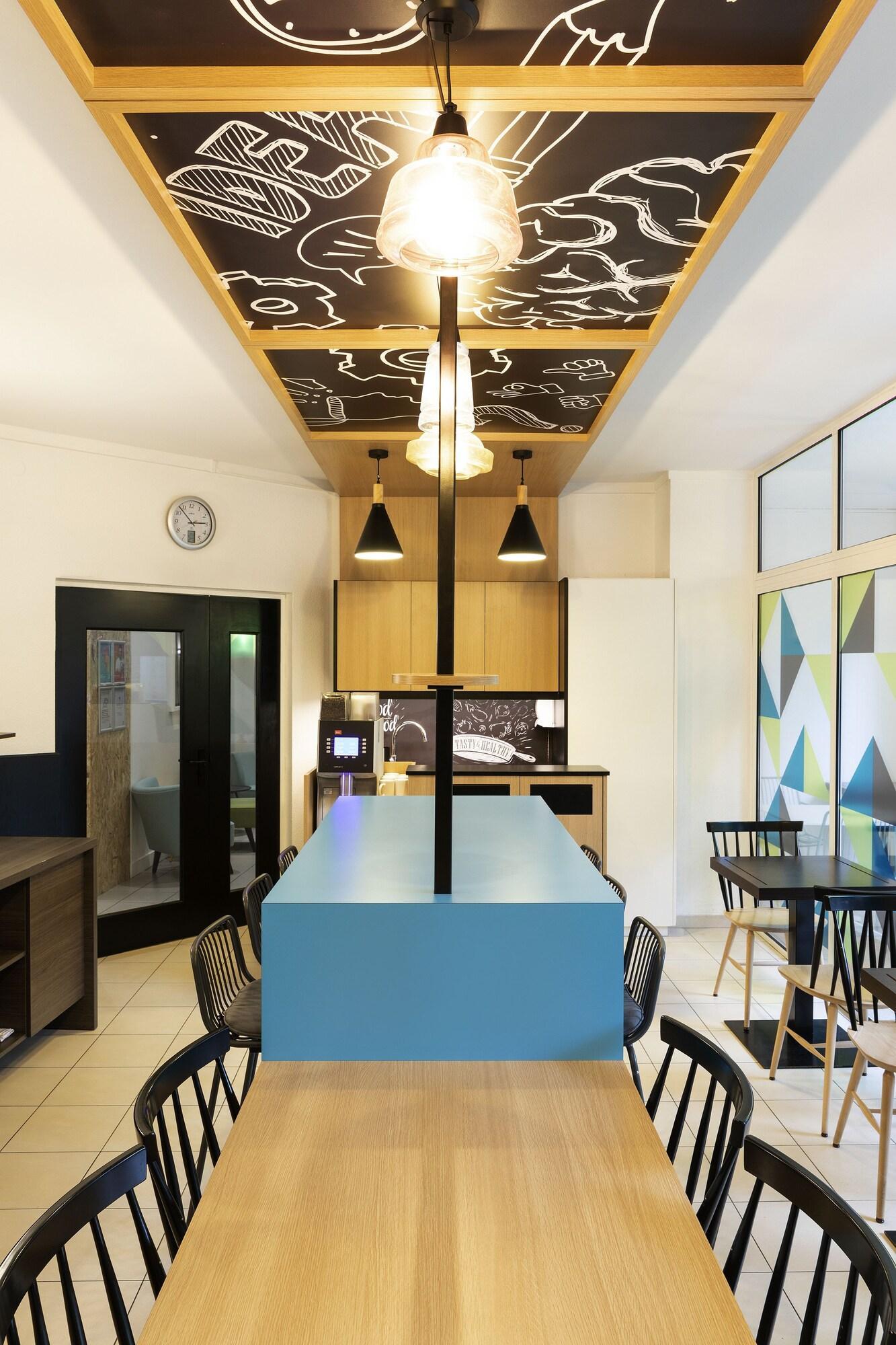 Vista Lobby Aparthotel Adagio Access Paris Vanves Porte de Versailles