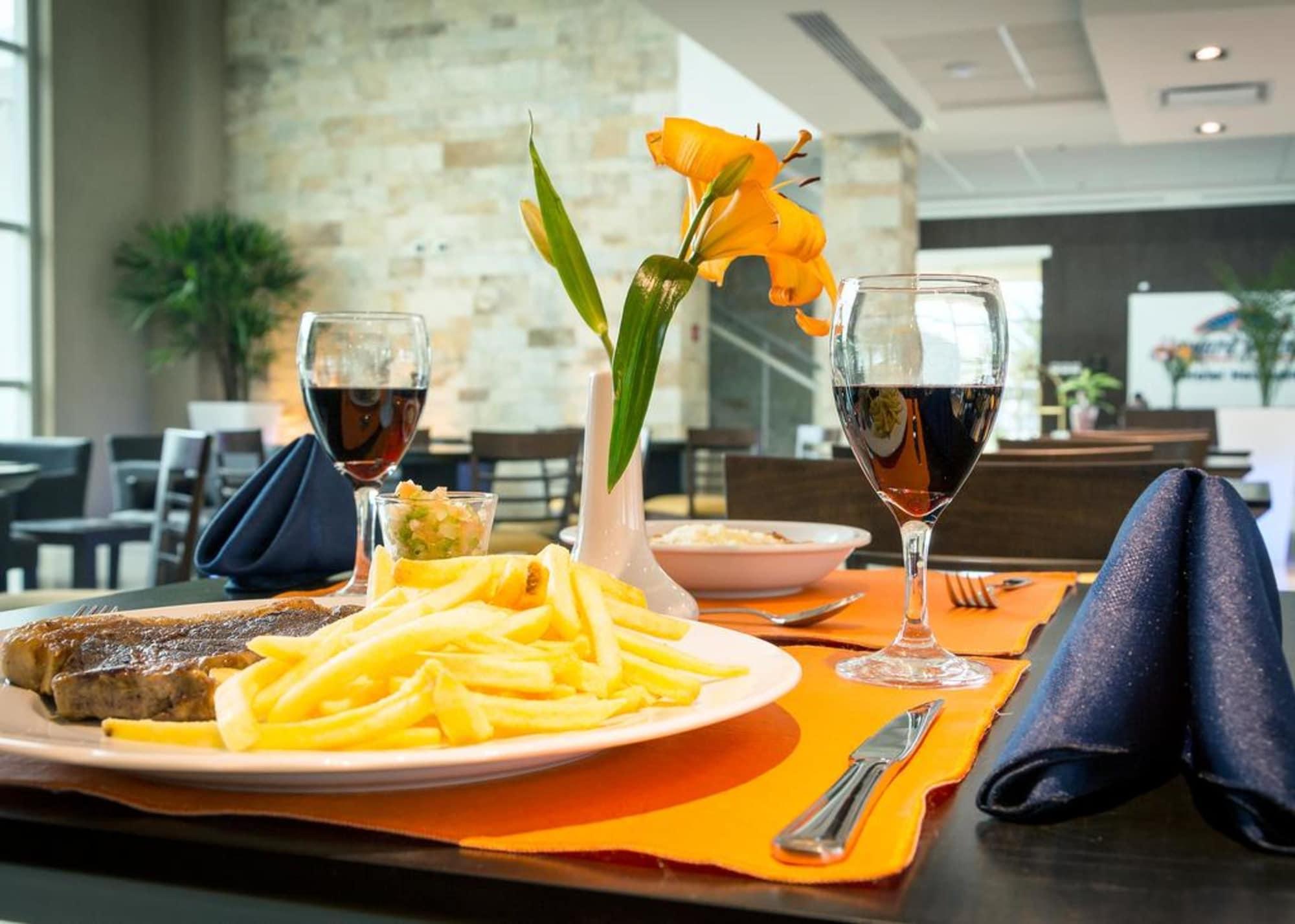 Restaurant Howard Johnson by Wyndham Neuquen