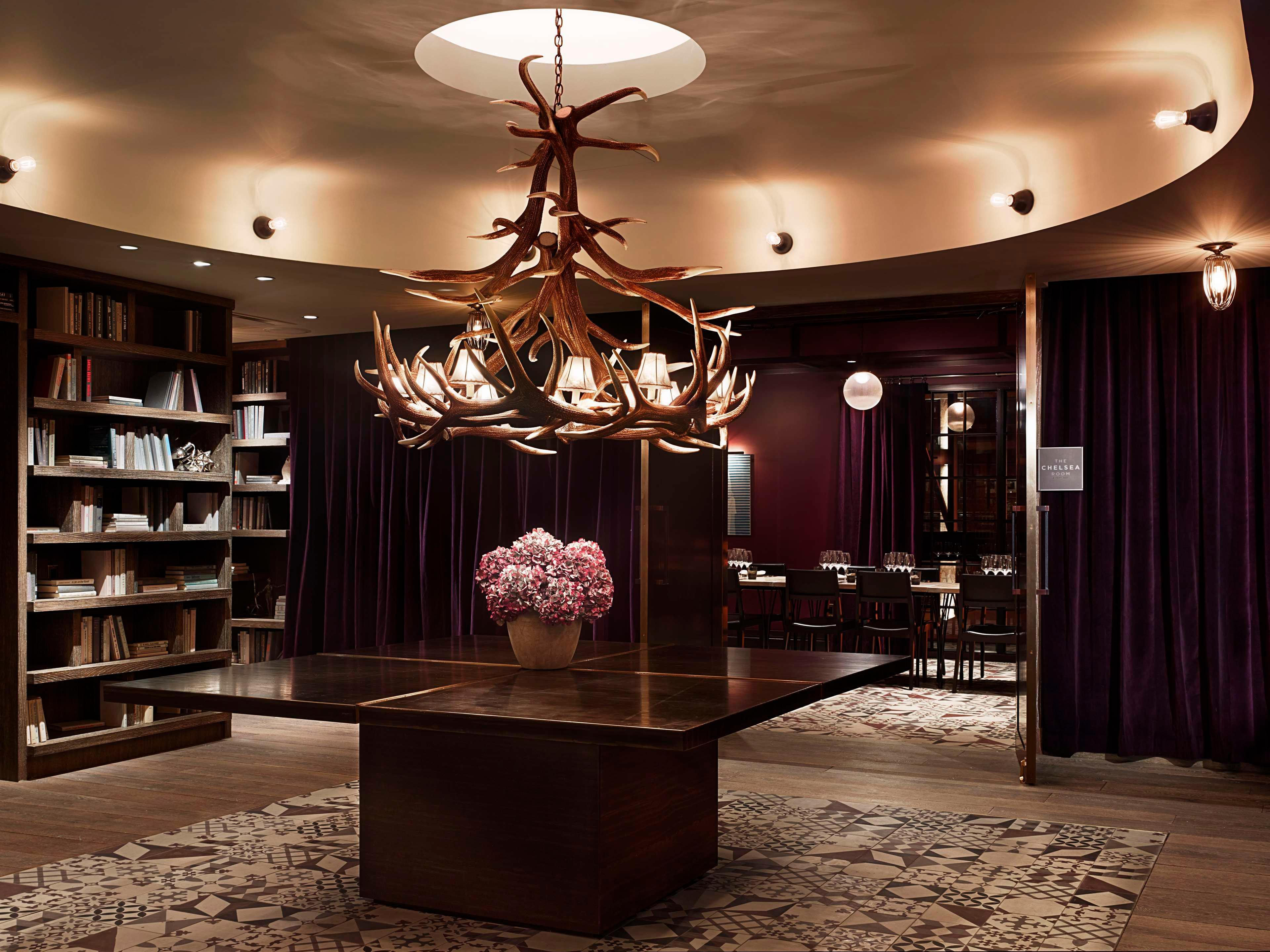 Restaurant Thompson Chicago, by Hyatt