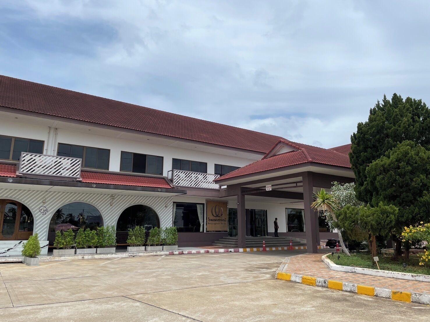 Vista Exterior Bunjongburi Hotel