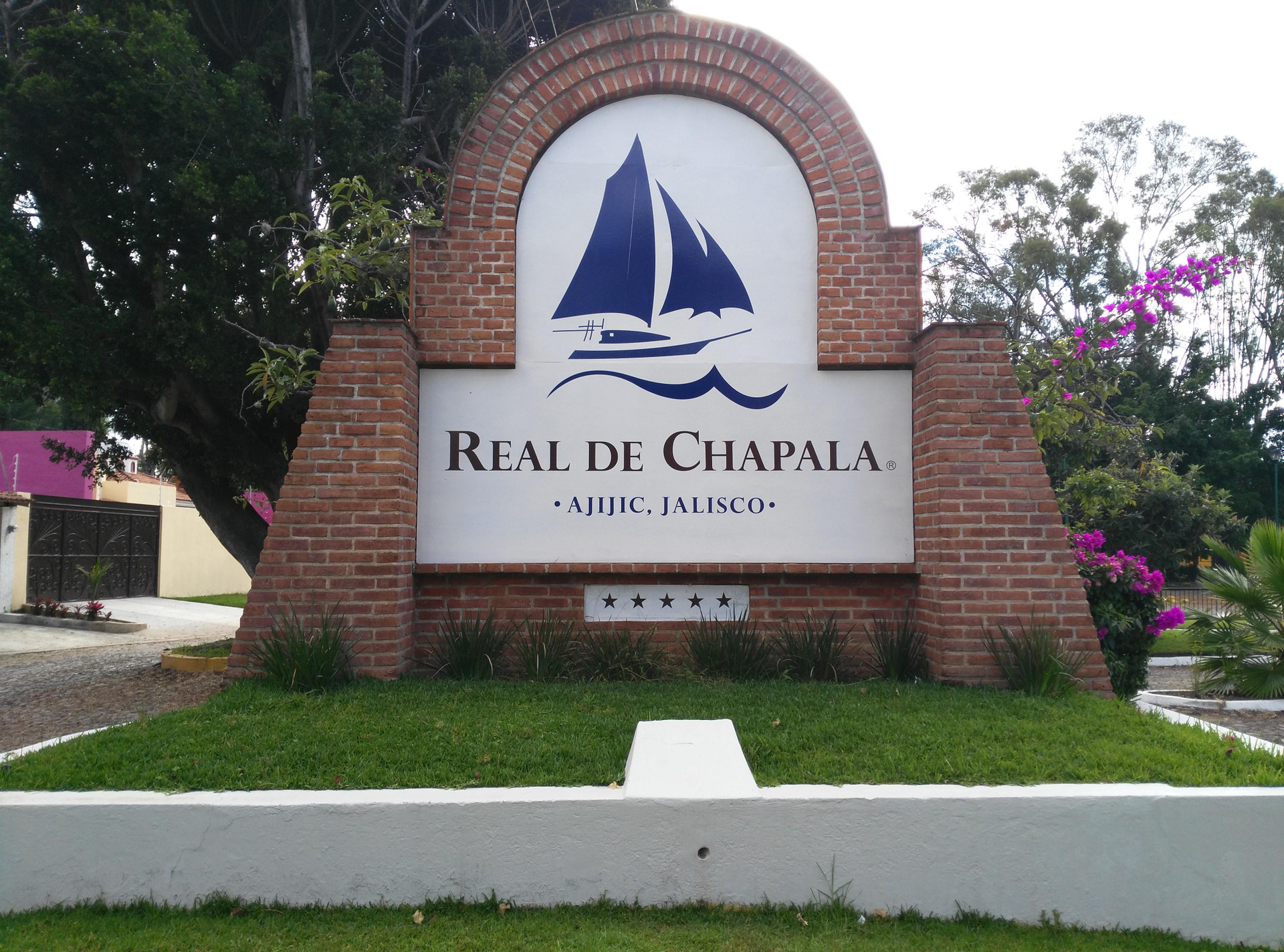 Vista Exterior Hotel Real de Chapala