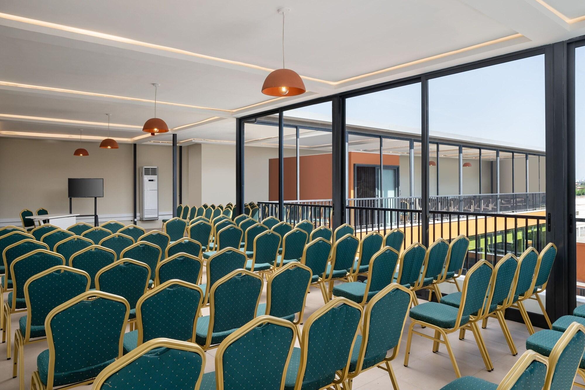 Sala de Reuniones Protea Hotel Luanda