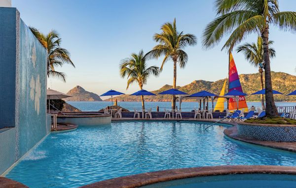 SUITES LAS FLORES BEACH MAZATLAN - Hoteles cerca de Zona Dorada en Mazatlán