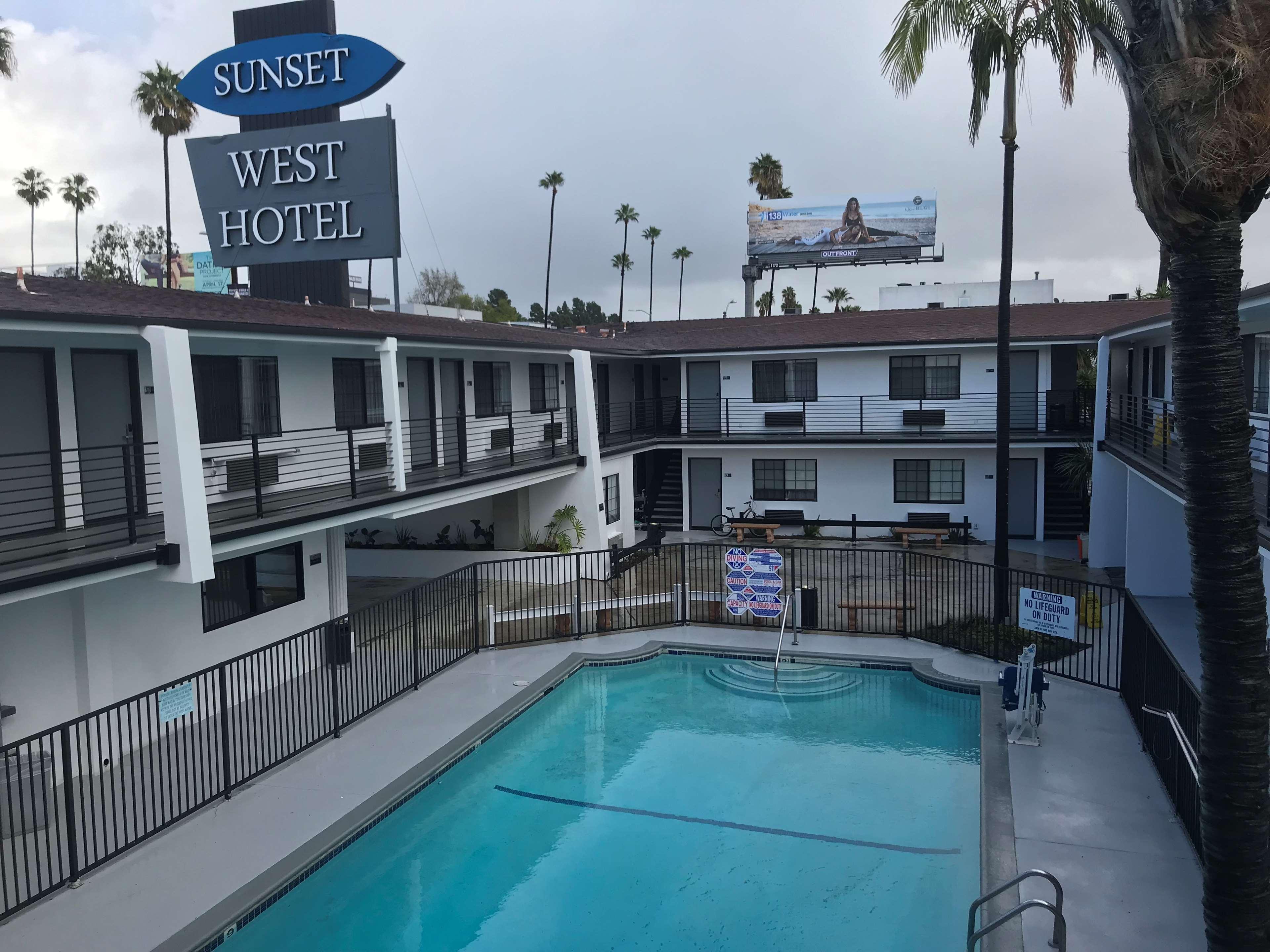 Vista Piscina Sunset West Hotel, SureStay Collection by Best Wes