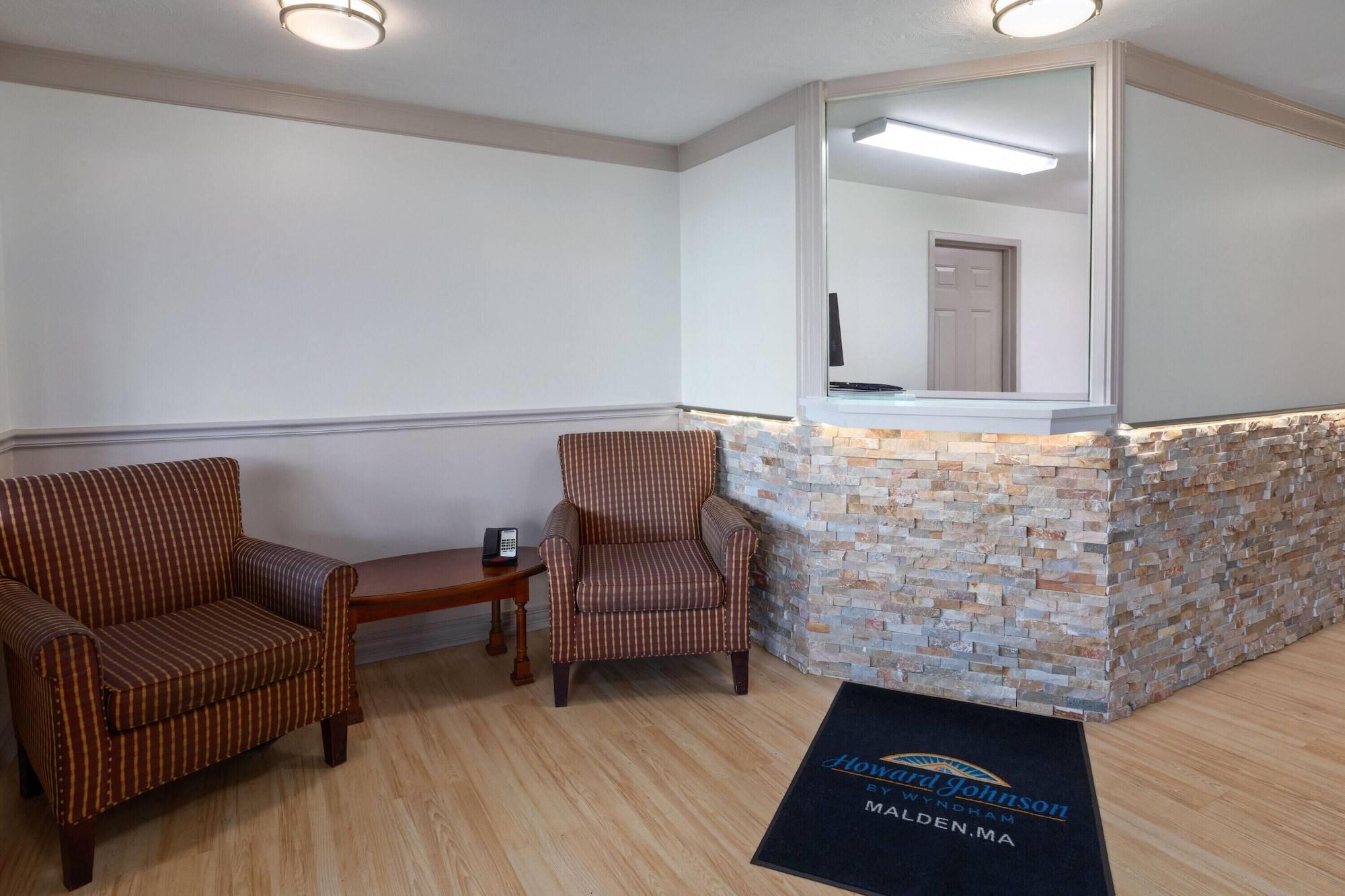 Vista Lobby Howard Johnson by Wyndham Malden Boston Area