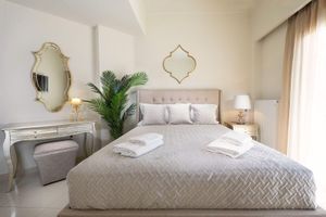 Arriendo temporal - Epavlis Akrotiri Chania, 5 BD, 5 BA, luxurious Villa, private pool of 130 sqm!