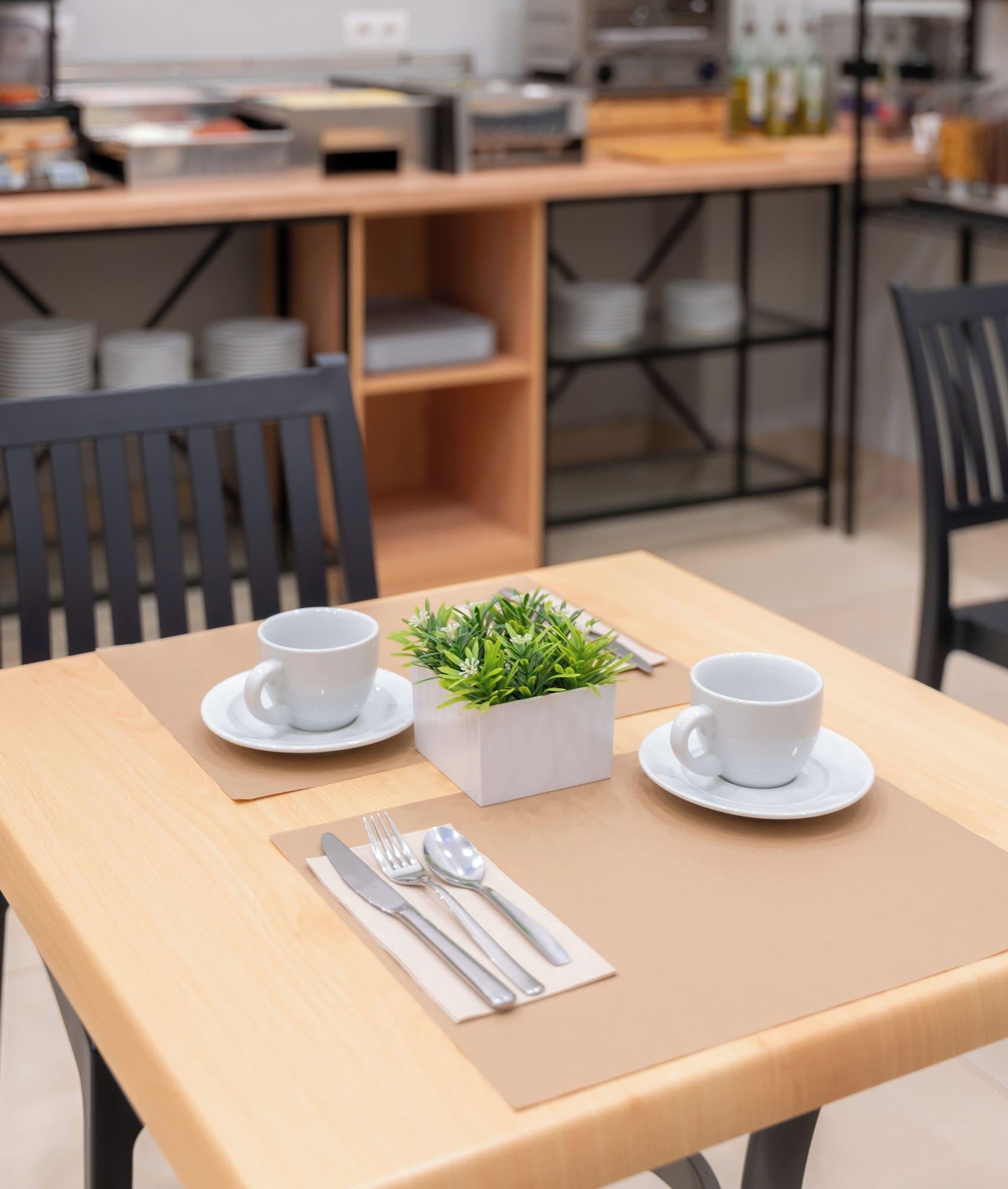 Bar/Salón Hotel La City Mercado