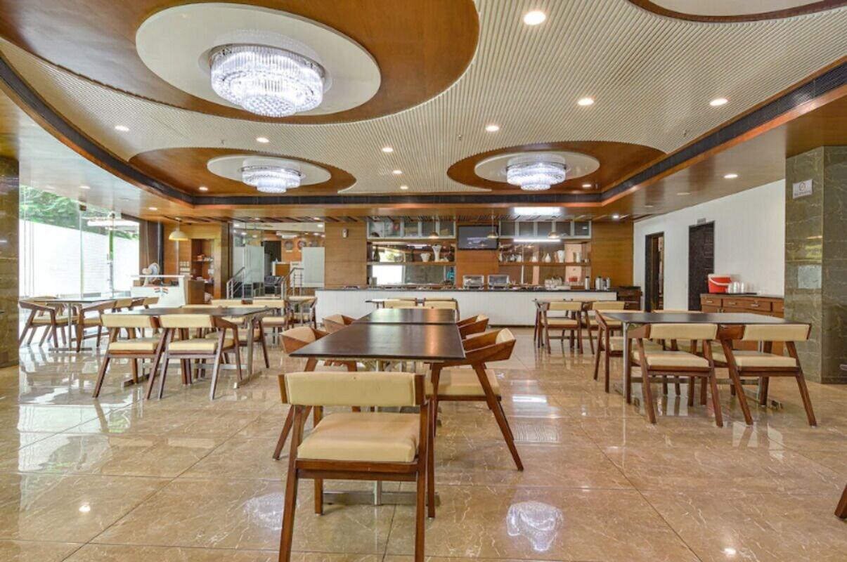 Restaurant Dev Aadi Hotel
