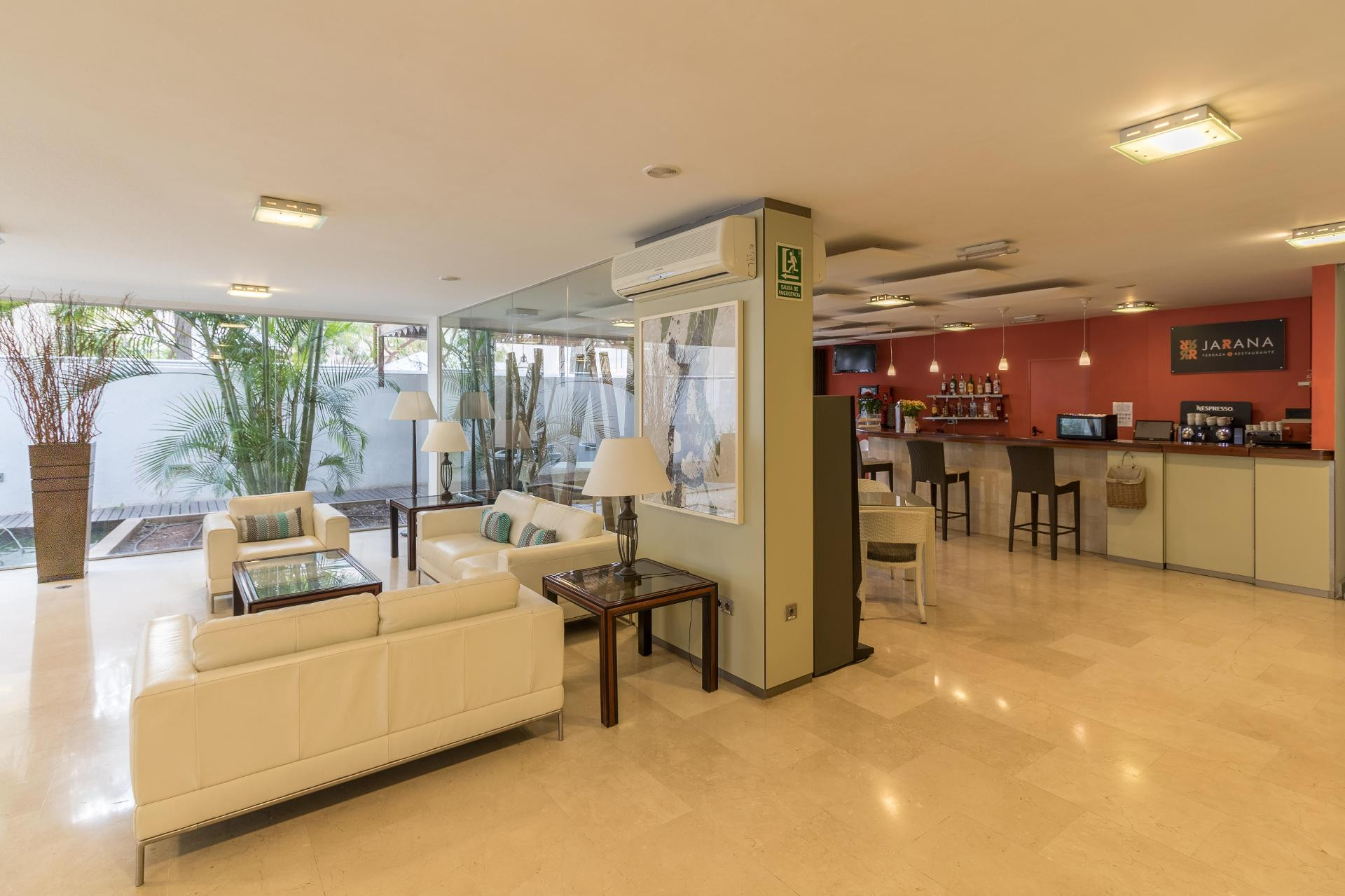 Vista Lobby Hotel Colón Rambla