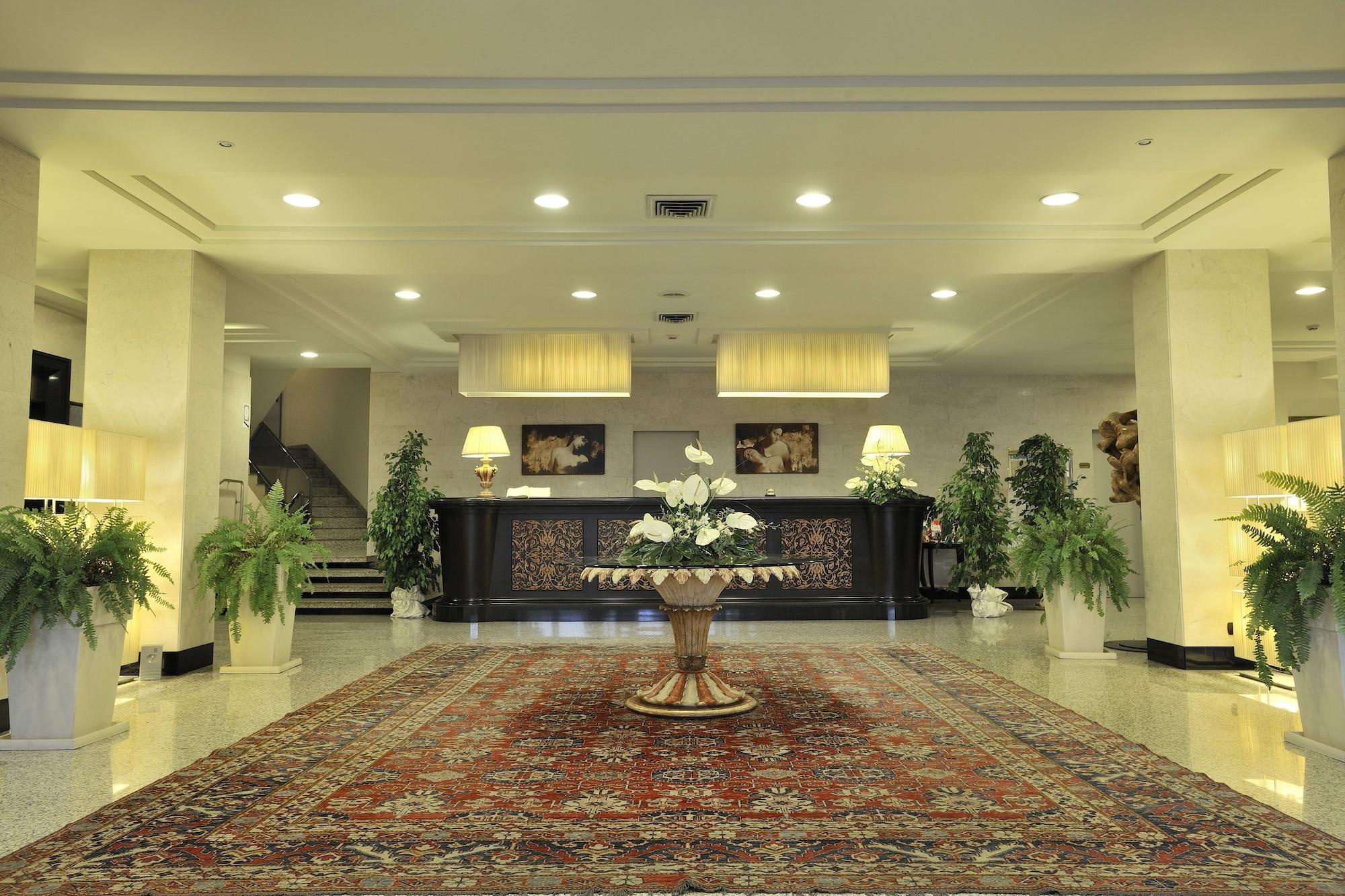 Vista Lobby Hotel Perugia Plaza