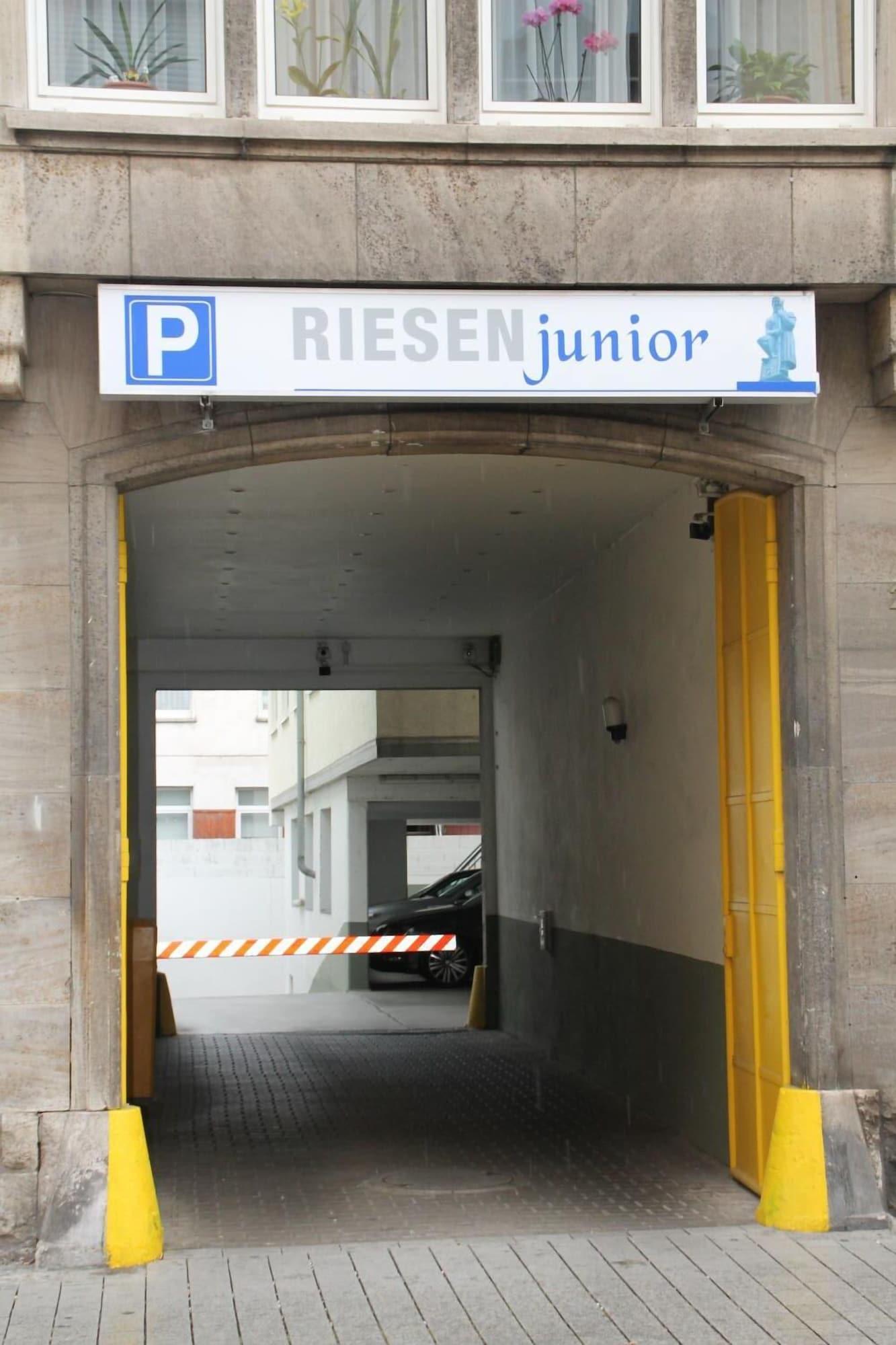 Vista Exterior HOTEL RIESENJunior by Trip Inn