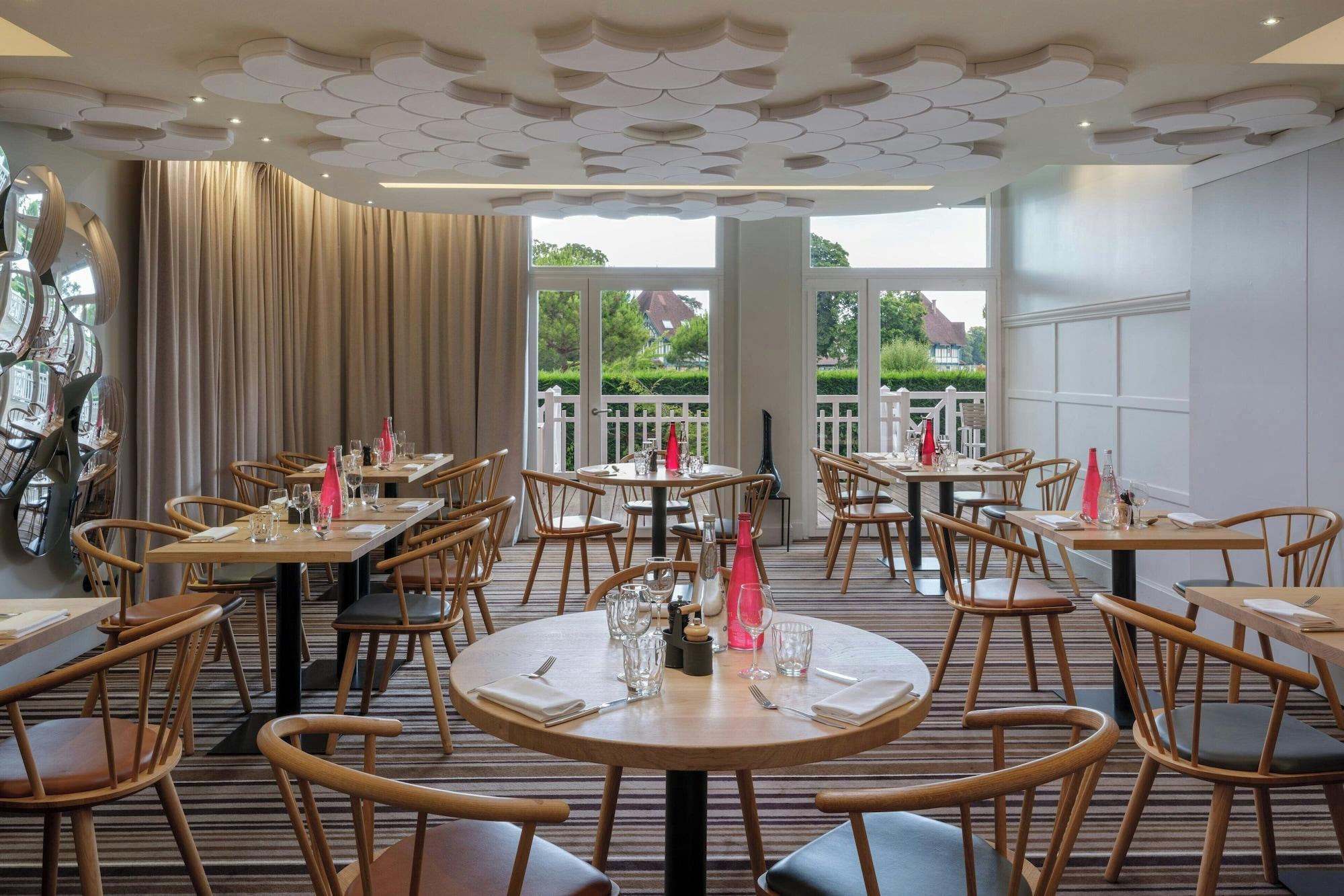 Restaurant Renaissance Paris Hippodrome De St. Cloud Hotel