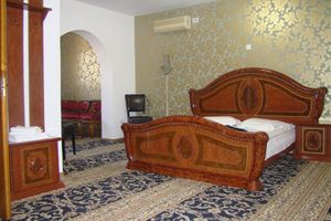 Alojamiento - Crown Royal Pensiune