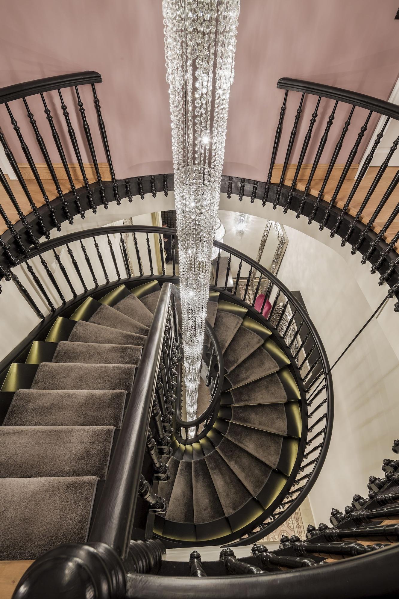 Vista Lobby 3Sixty Hotel & Suites