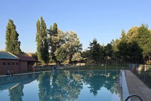 Alquiler Vacacional - 1h from Madrid wifi, bbc PRIVATE bathroom in BEDROOMS Entre Acebedas rural house