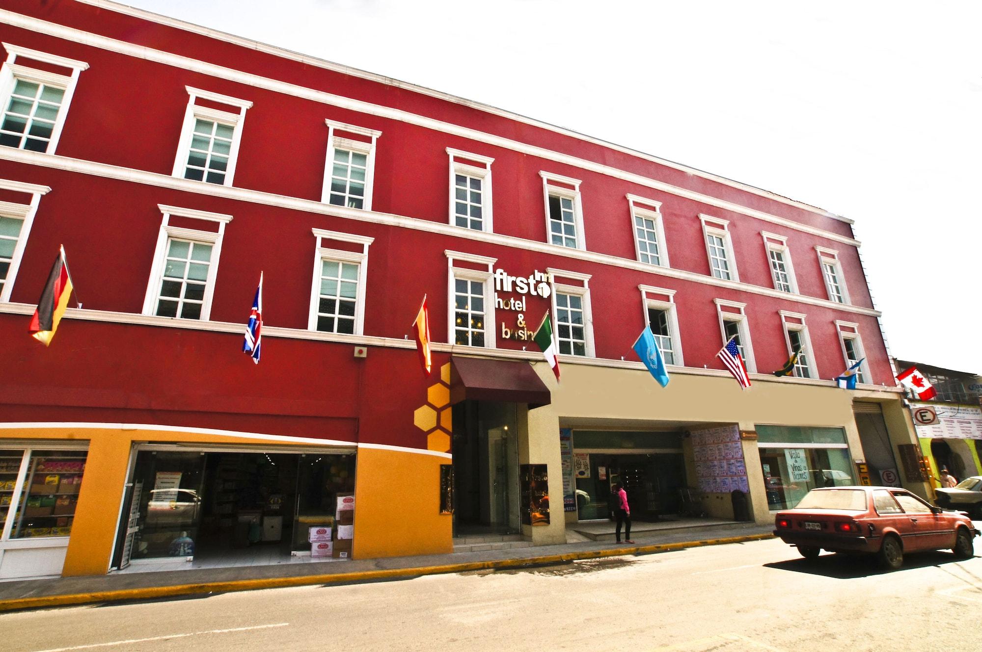 Vista Exterior First Inn Hotel & Business