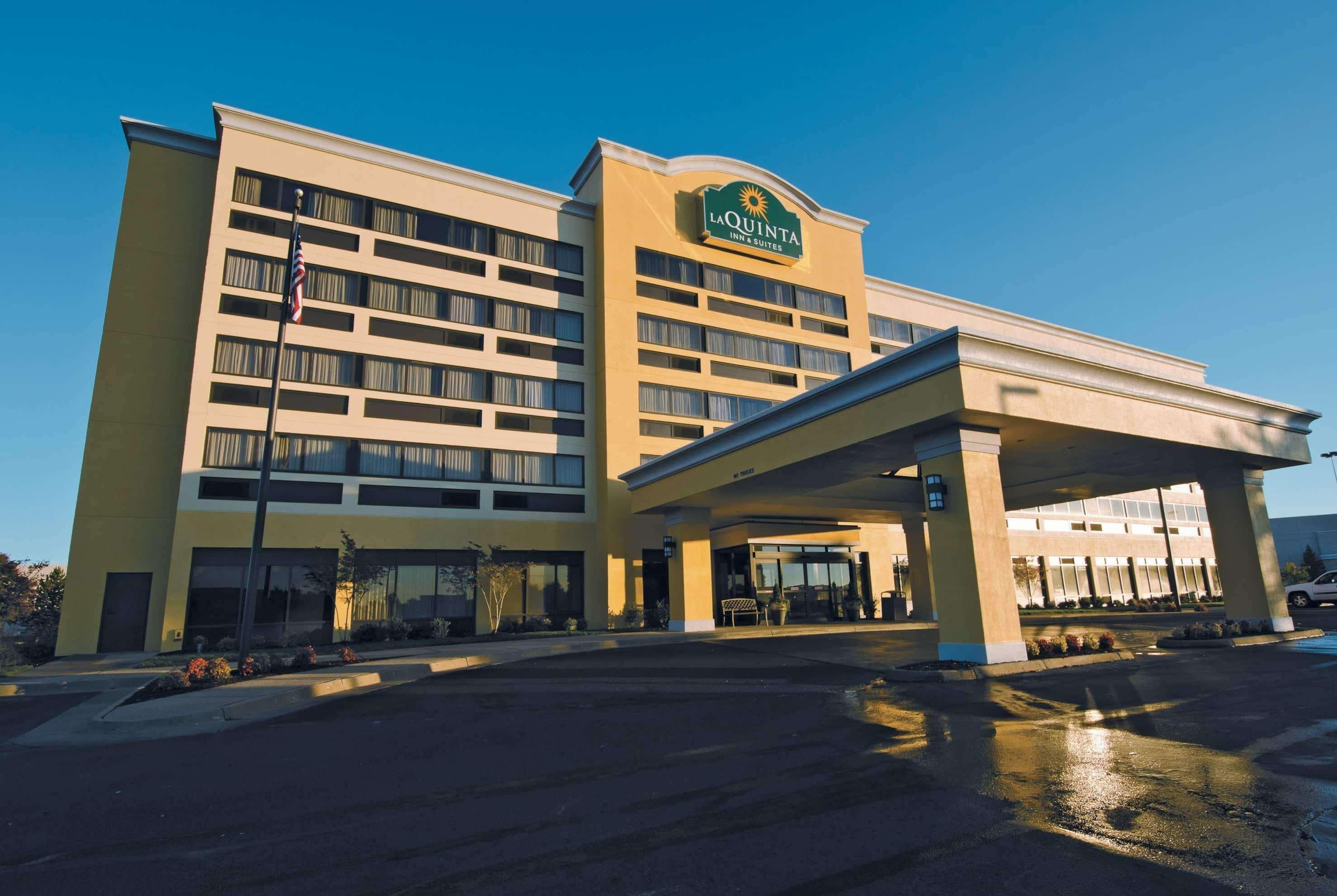 Vista Exterior La Quinta Inn & Suites Richmond-Midlothian