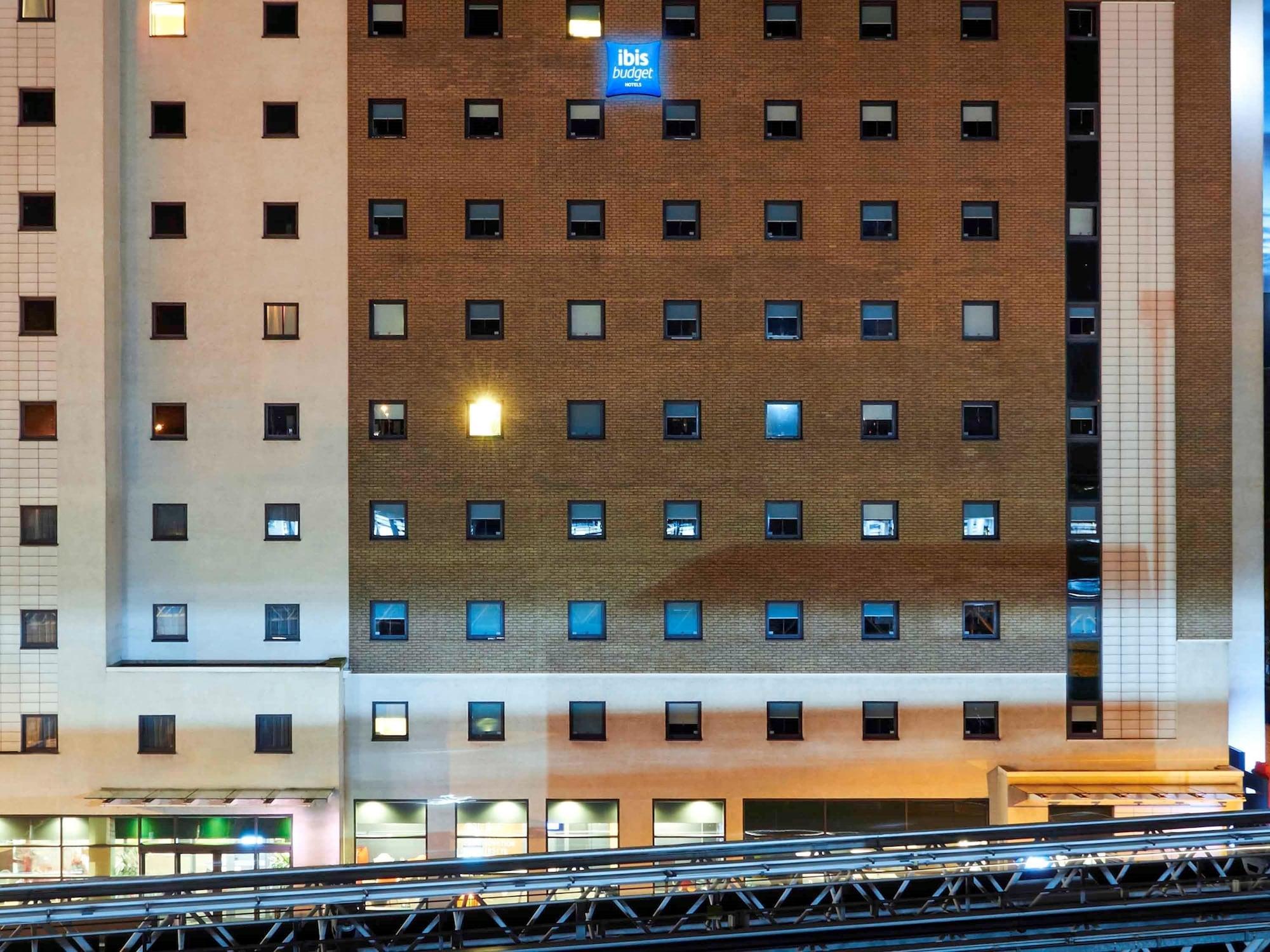 Vista Exterior ibis budget Birmingham International Airport - NEC