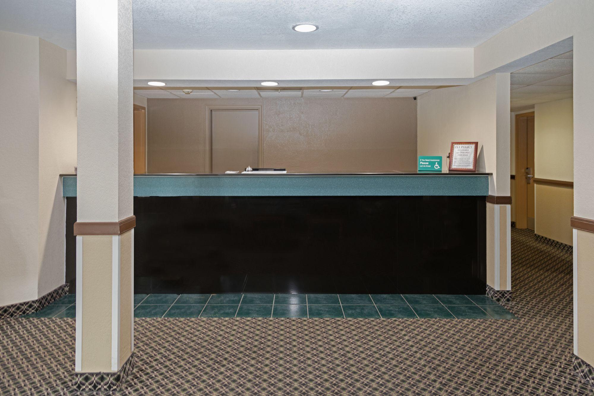 Vista Lobby Wingate By Wyndham Somerset