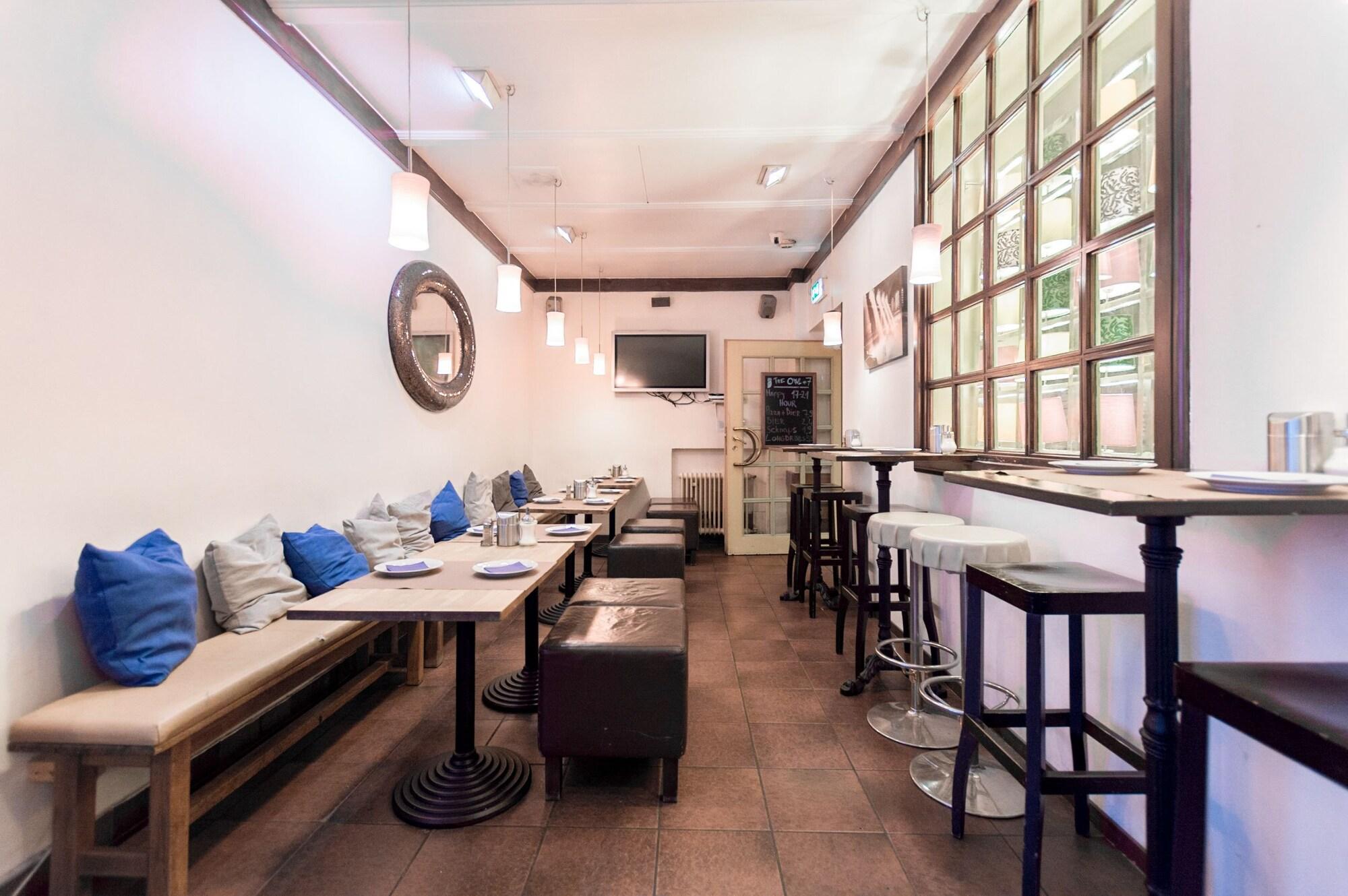 Restaurant Smart Stay Hotel Station