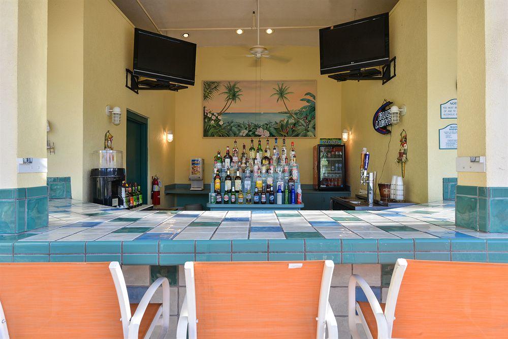 Hotel Comfort Suites Maingate East