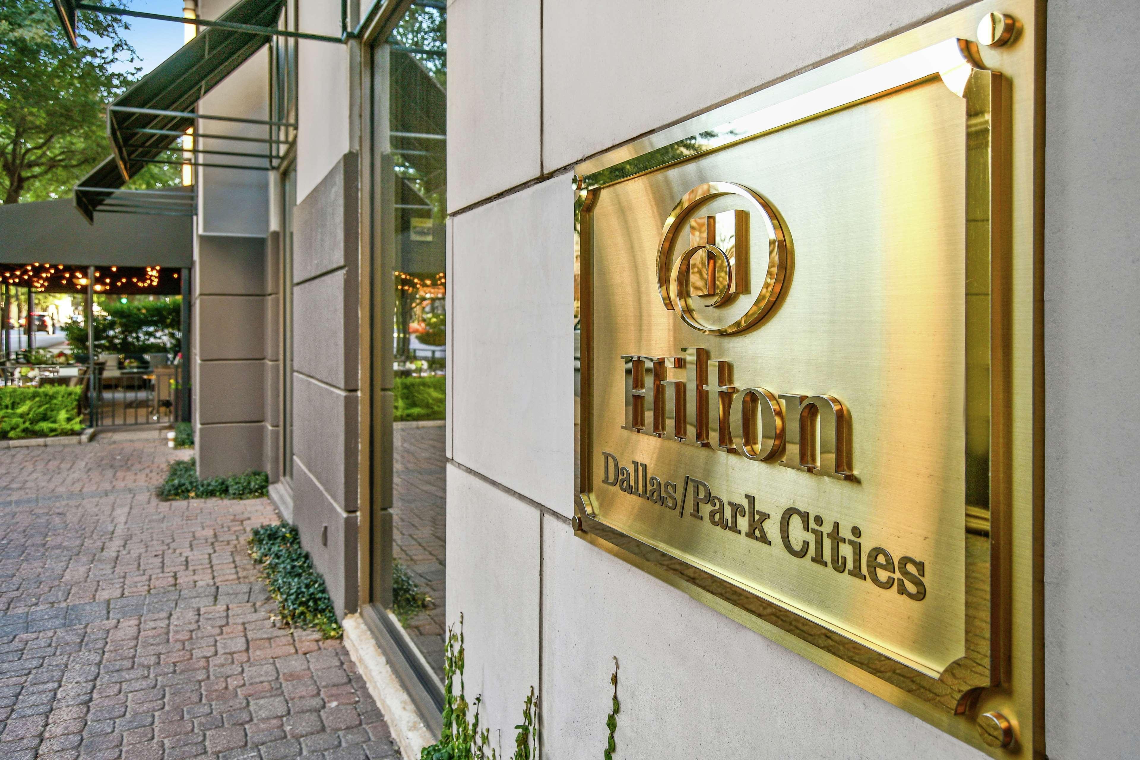 Vista Exterior Hilton Dallas/Park Cities
