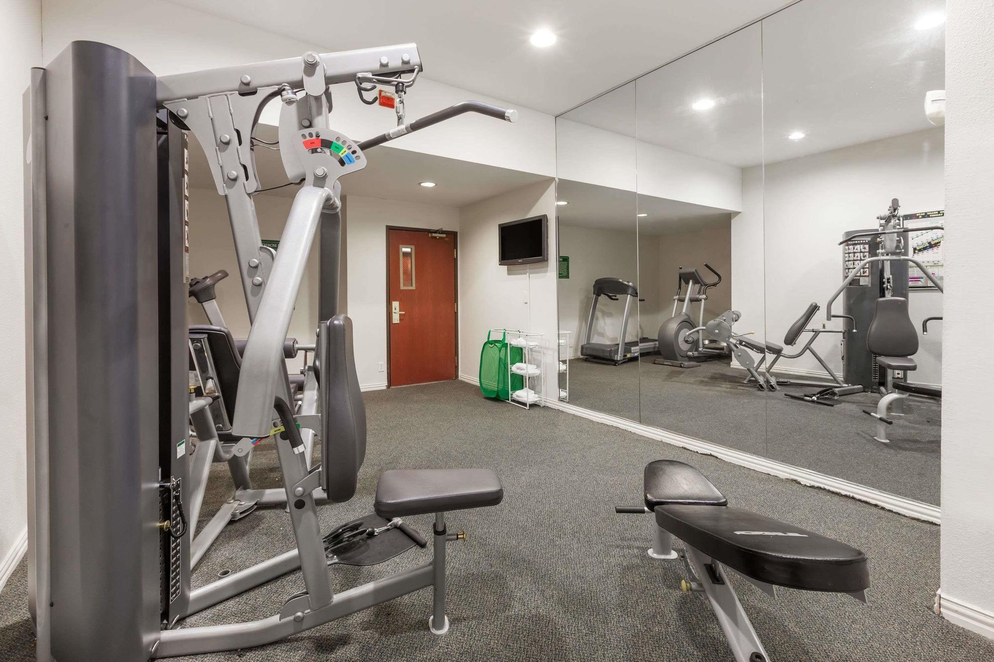 Gimnasio Hawthorn Suites by Wyndham DFW Airport North