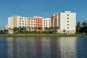 Hospedagens - Home2 Suites by Hilton Cape Canaveral Cruise Port, FL