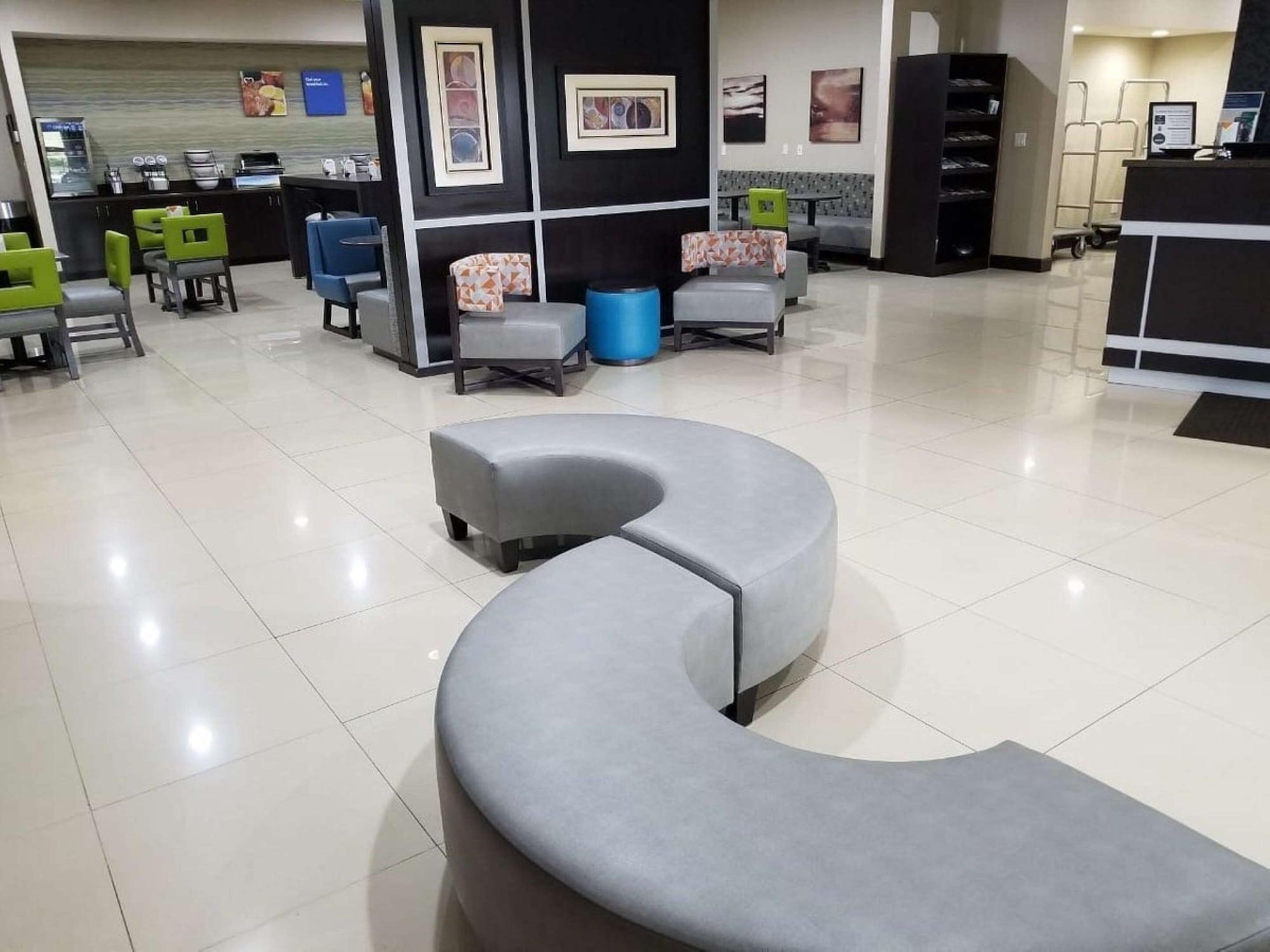 Vista Lobby Surestay Plus By Best Western Corydon