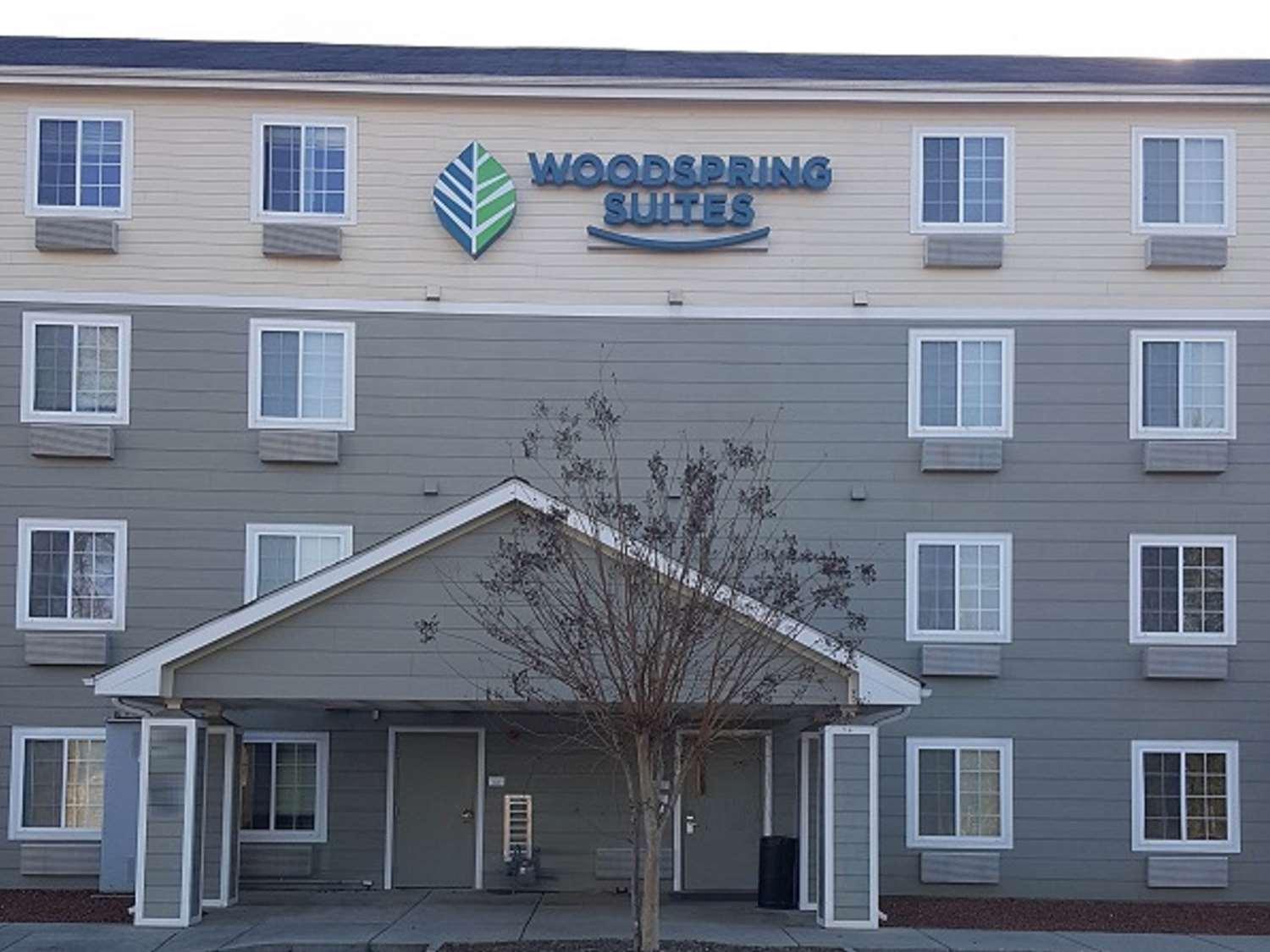 Vista Exterior WoodSpring Suites Charlotte Gastonia