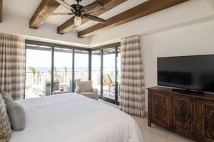 Alquiler Vacacional - 2,985 Sq. ft. Lavish Oceanfront Resort Villa 2 Bd 3 Full bath