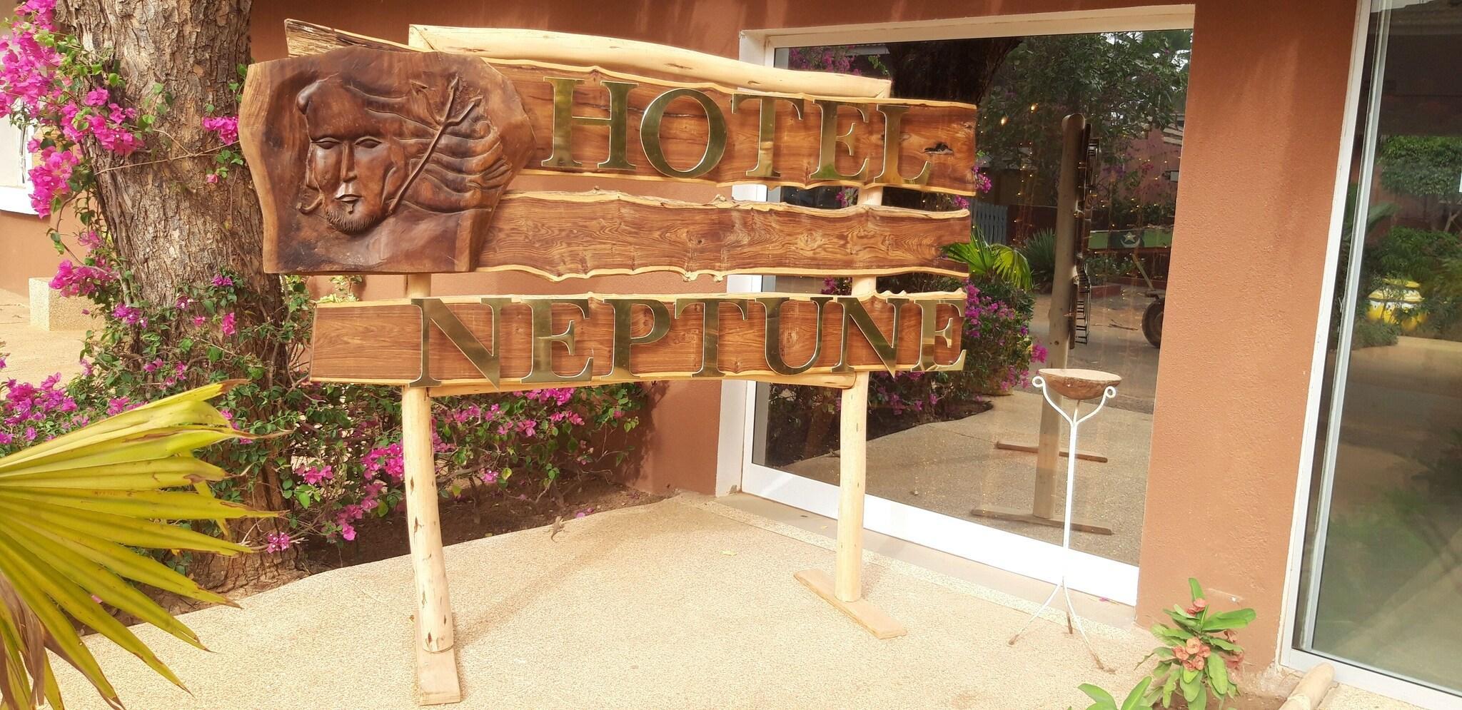 Vista Exterior Neptune Saly