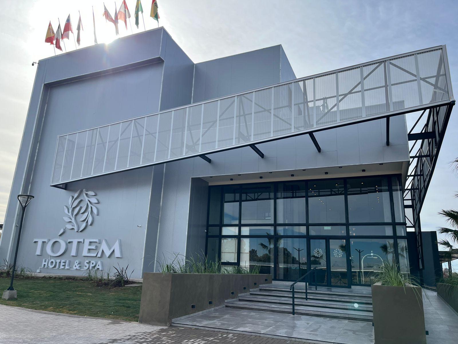 Vista Exterior Tótem Hotel & Spa