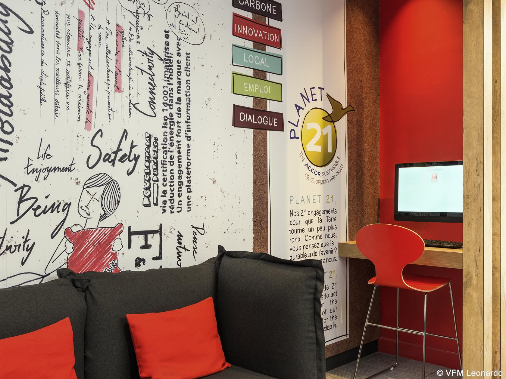 Vista Lobby ibis Daumesnil Porte Dorée