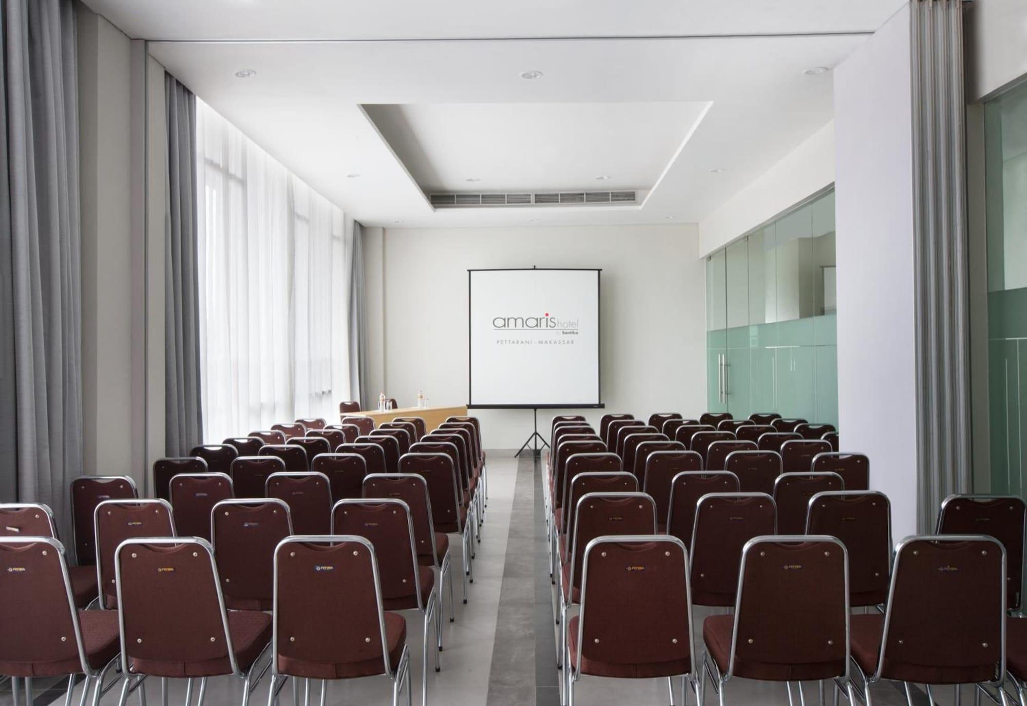 Sala de Reuniones Amaris Hotel Pettarani Makassar