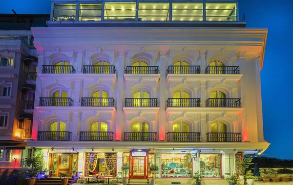 The Magnaura Palace Hotel