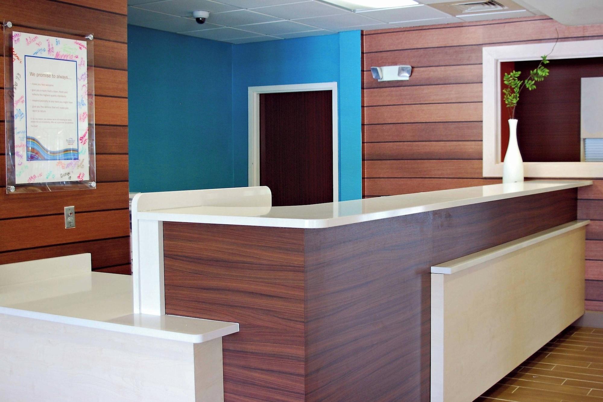 Vista Lobby Fairfield Inn by Marriott Myrtle Beach Broadway at the Beach