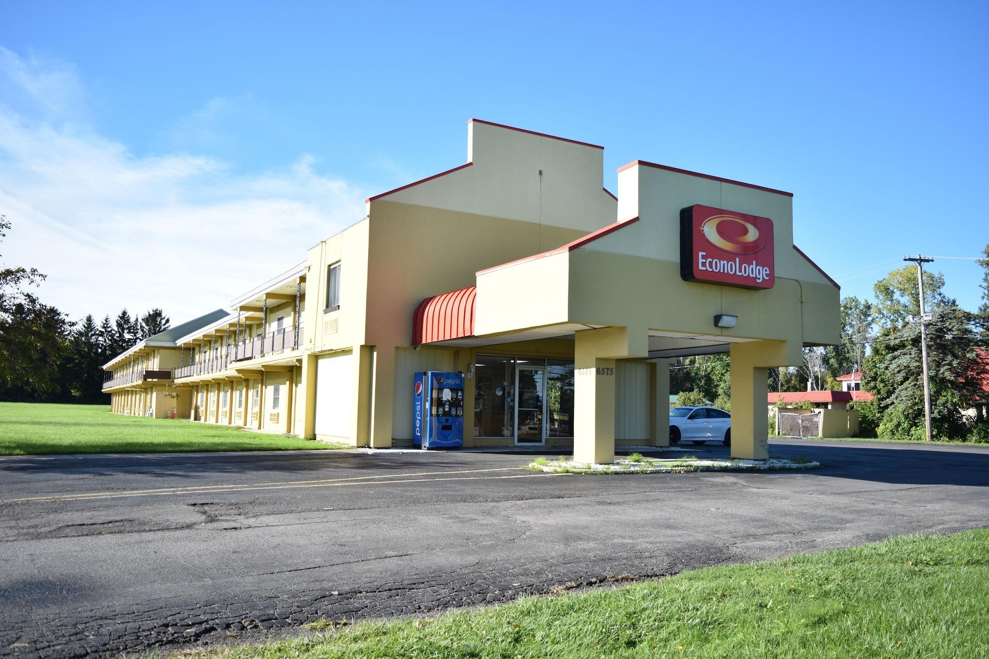 Vista Exterior Econo Lodge Brockport