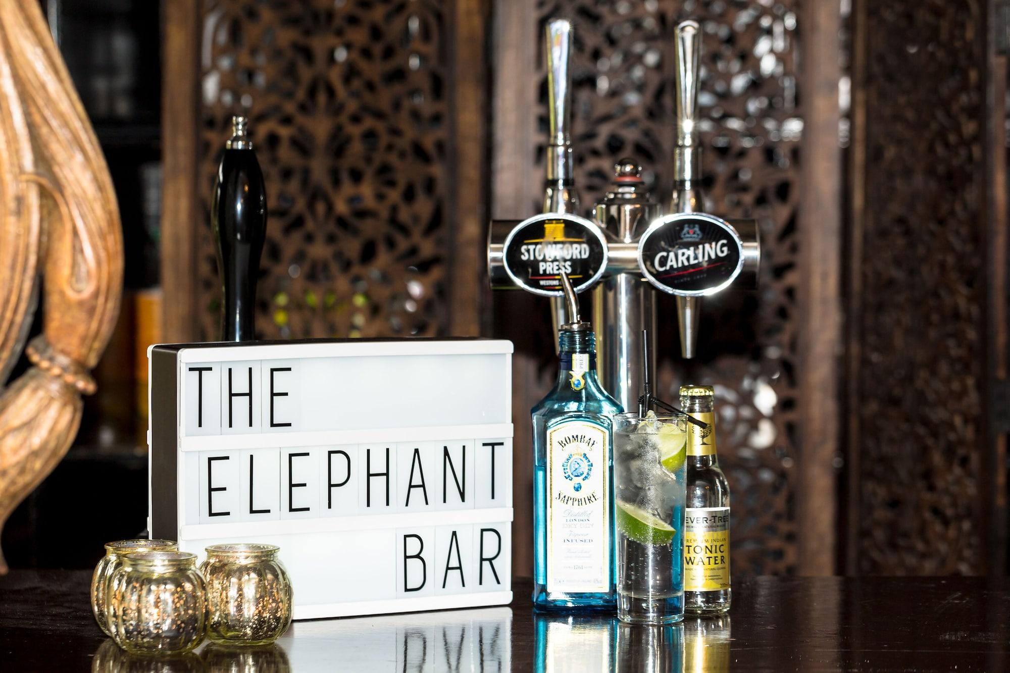 Bar/Salón Elephant Hotel