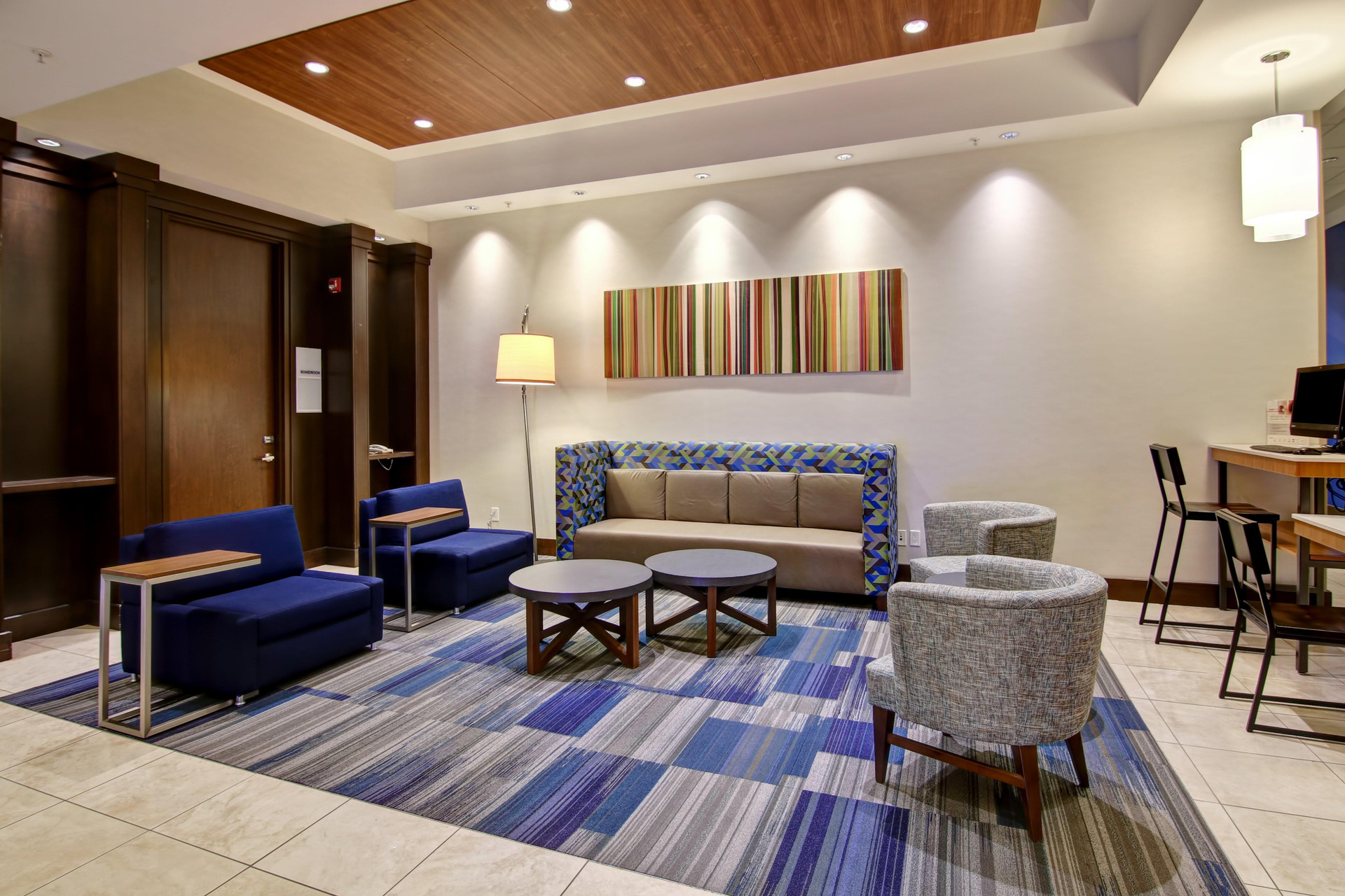 Vista Lobby Holiday Inn Express Hotel & Suites Toronto - Markham by IHG