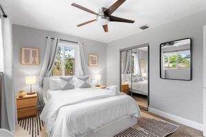 Alquiler Vacacional - Coastal 3BR Getaway + Private Cabana & Mini Golf!