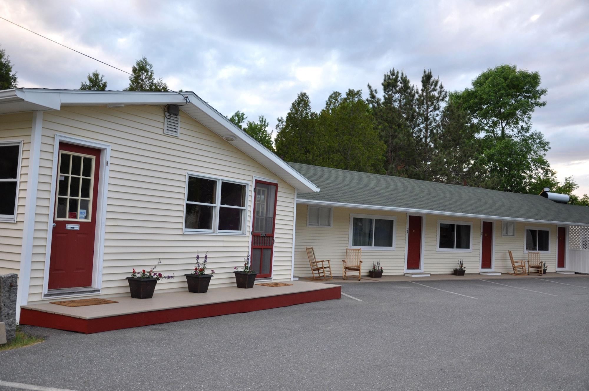 Vista Exterior Gallagher's Travels Bar Harbor Motel & Cabins