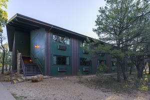 Alojamiento - Yavapai Lodge