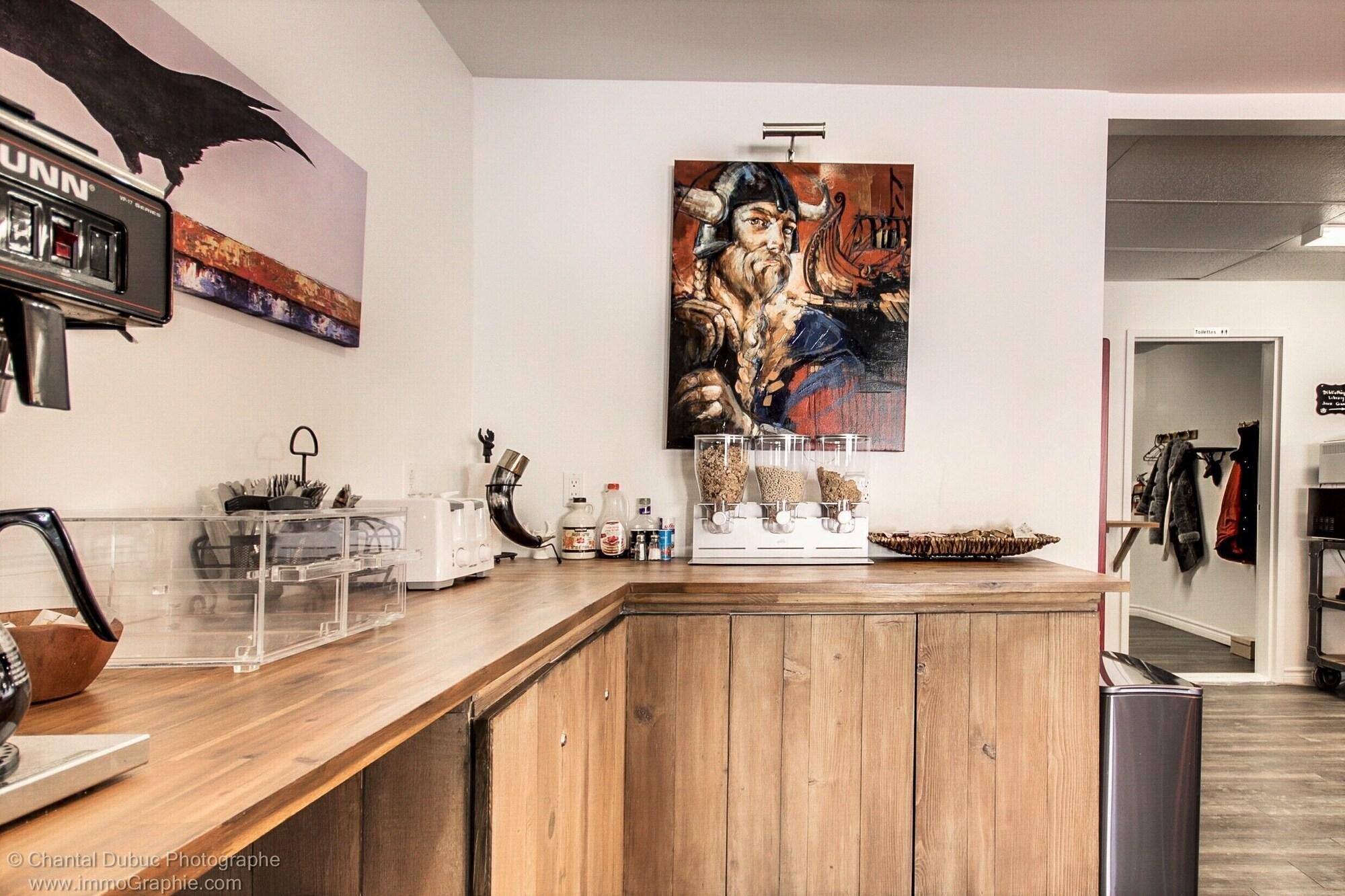 Vista Lobby Auberge Motel Drakkar