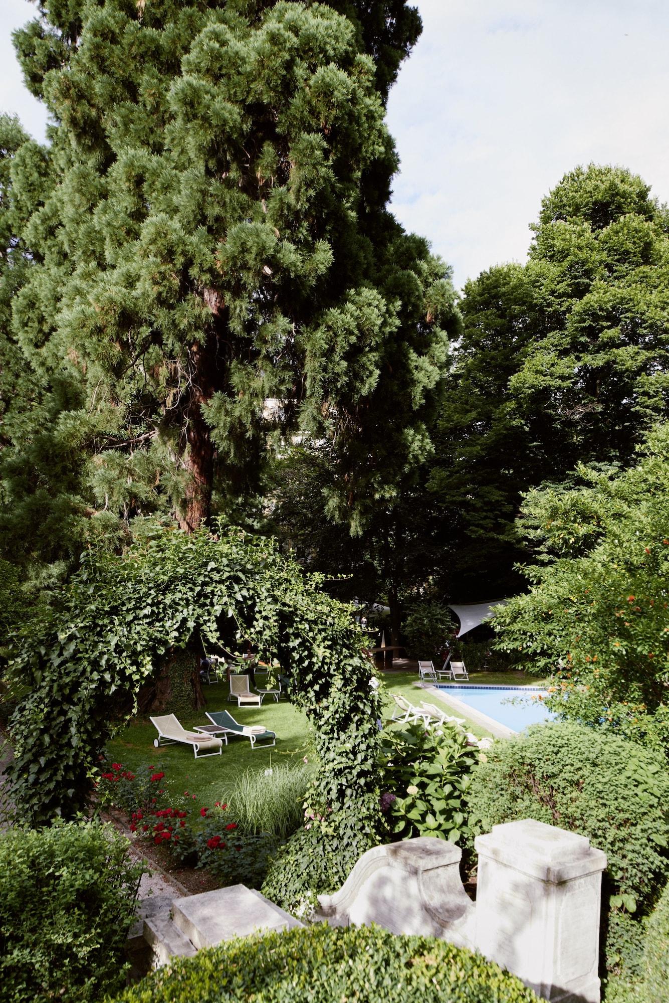 Vista Piscina Hotel Greif, a Member of Design Hotels