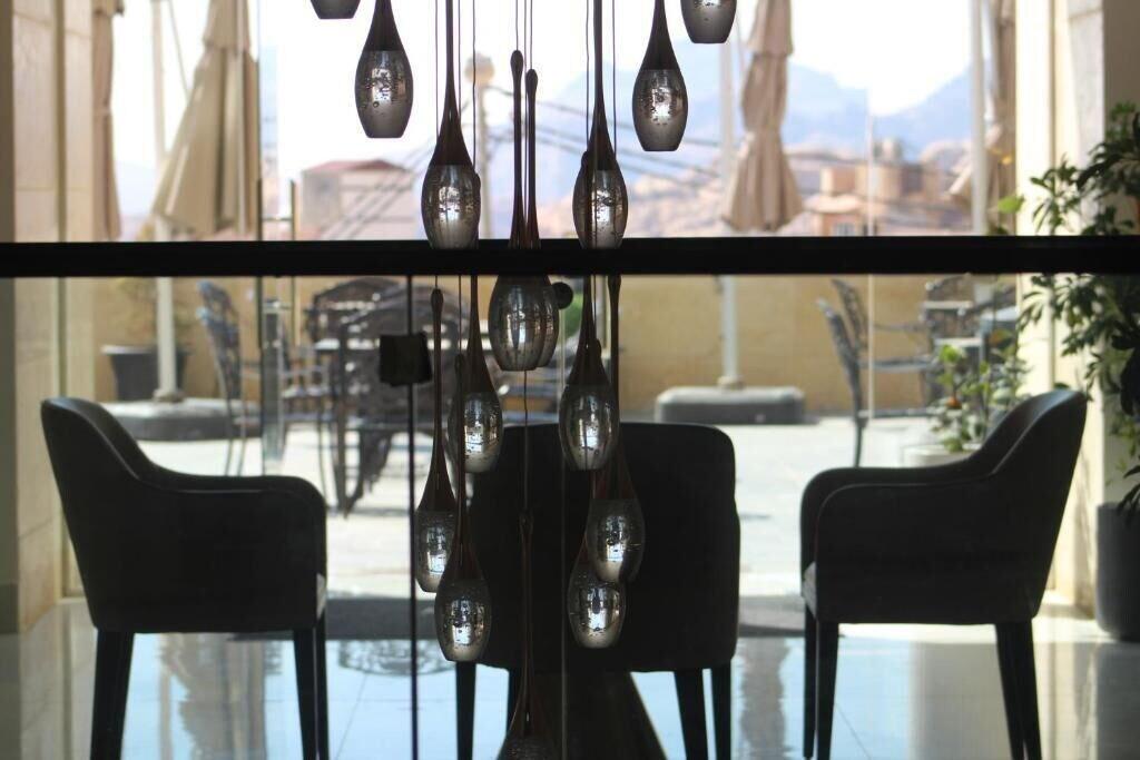 Vista Lobby H Luxury Hotel
