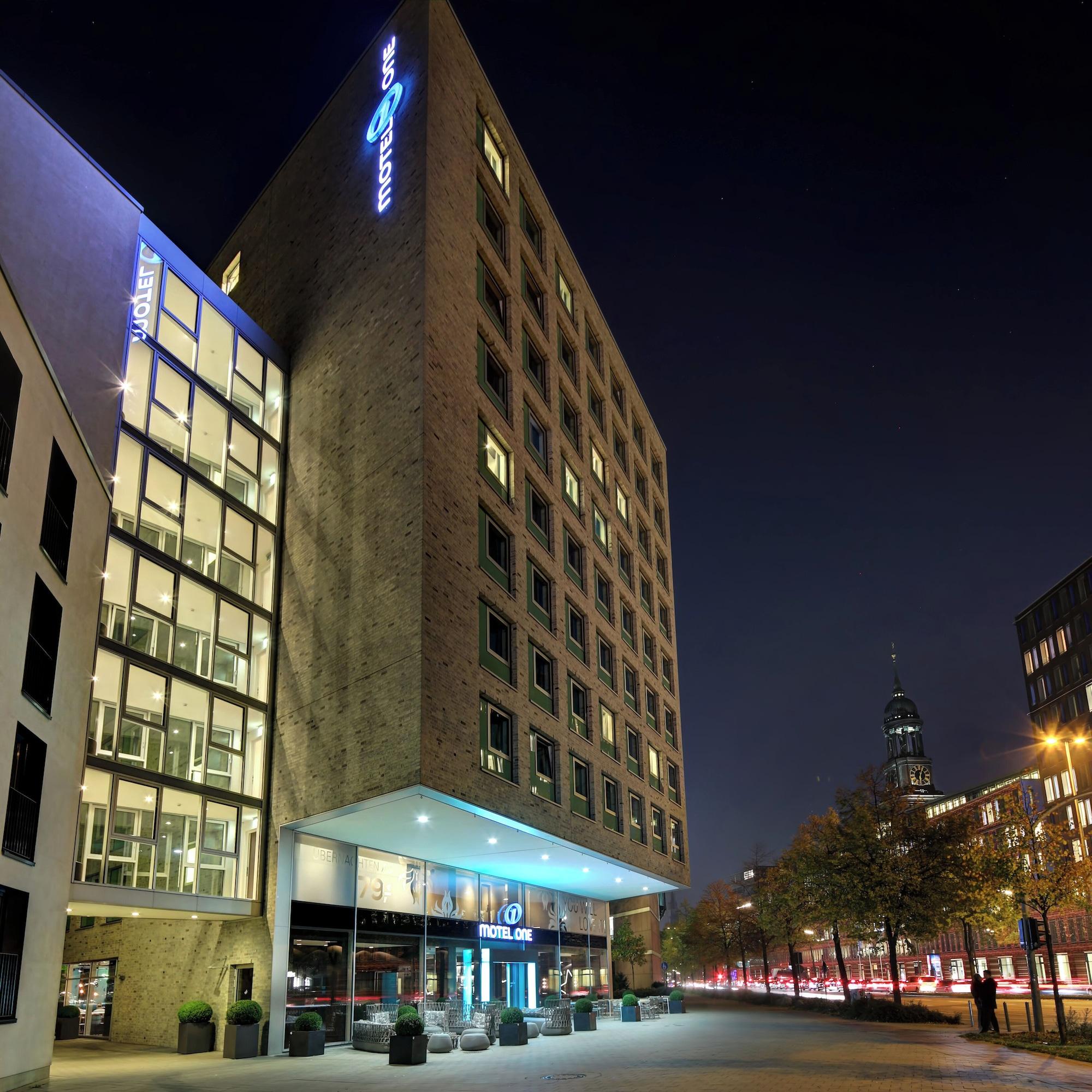 Vista Exterior Motel One Hamburg am Michel