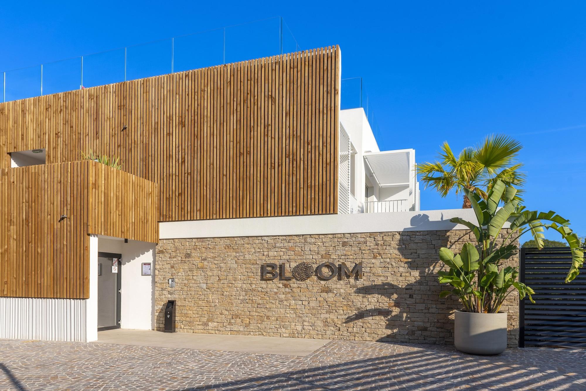Vista Exterior Van der Valk Hotel Bloom Saint Aygulf