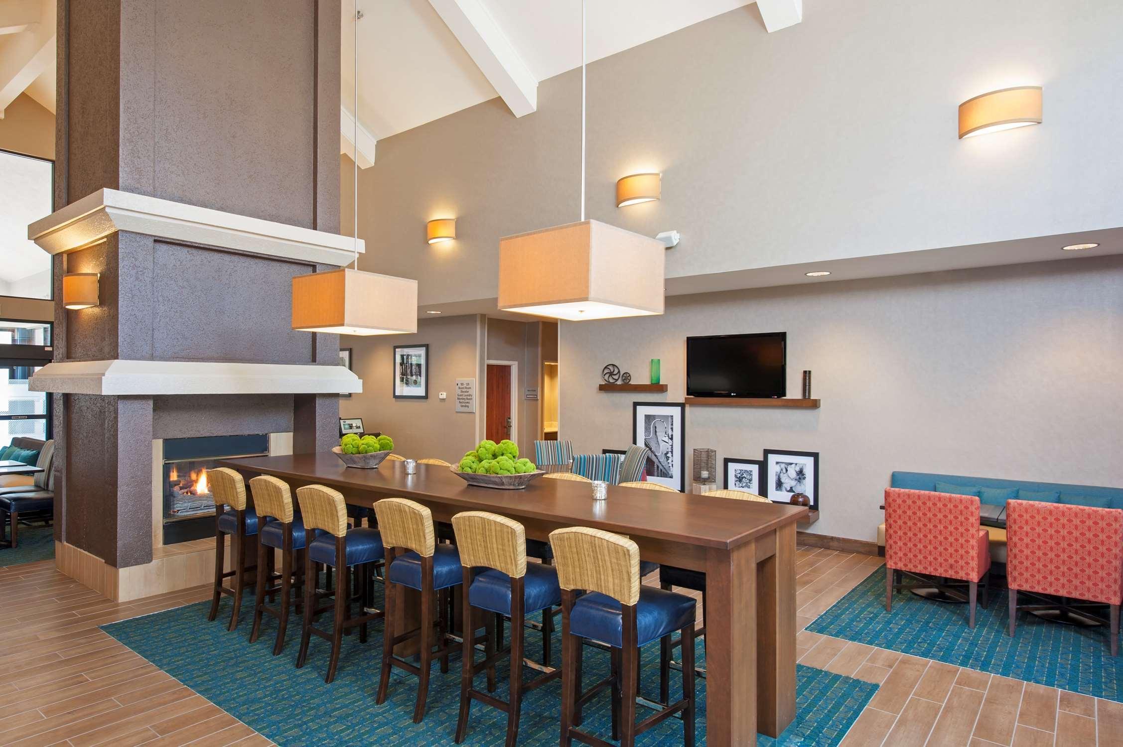 Vista Lobby Larkspur Landing South Bend
